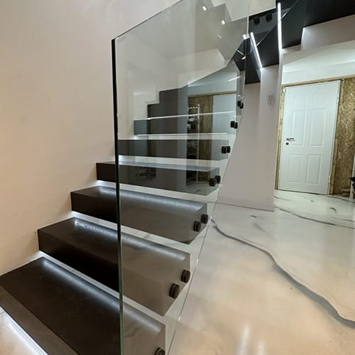 FRAMELESS BALUSTRADES