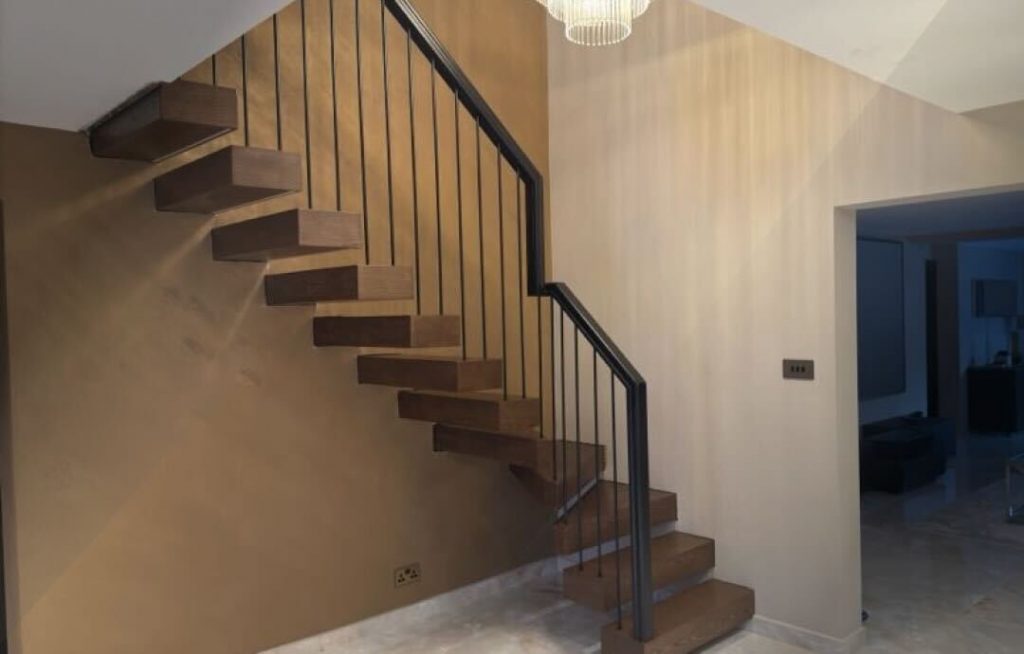 Non-slip stair treads to prevent pet injuries