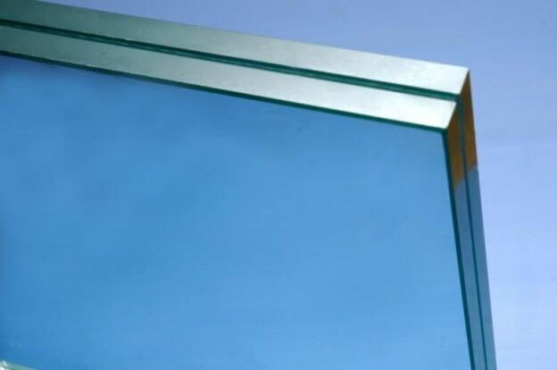 Using a laminated glass for stair